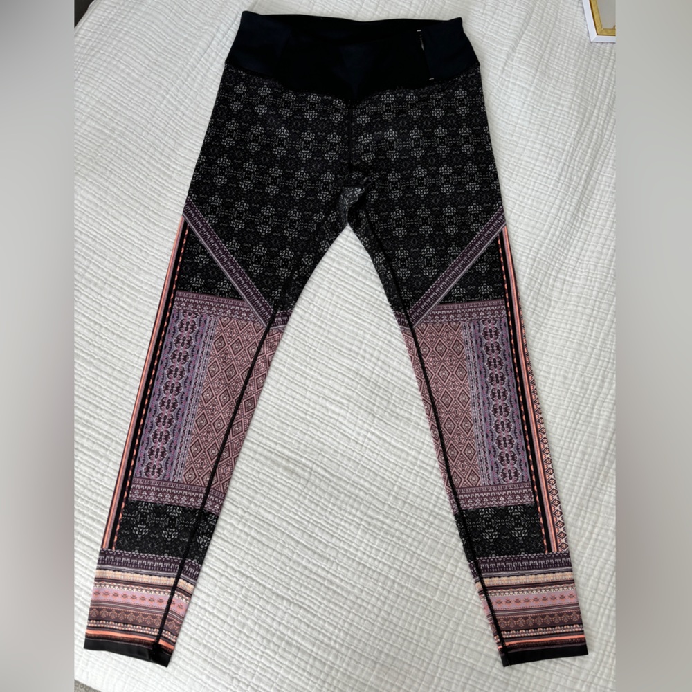 Calia—Carrie Underwood leggings